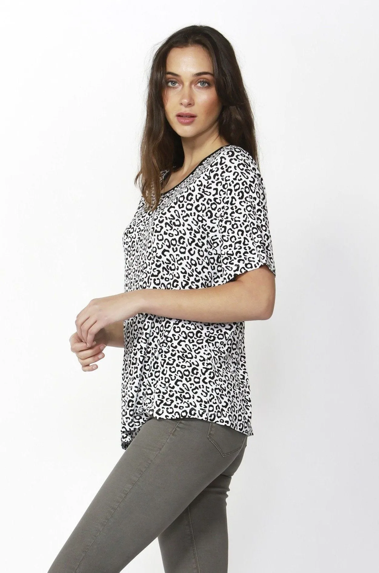 Betty Basics Los Angeles Tee in Snow Leopard