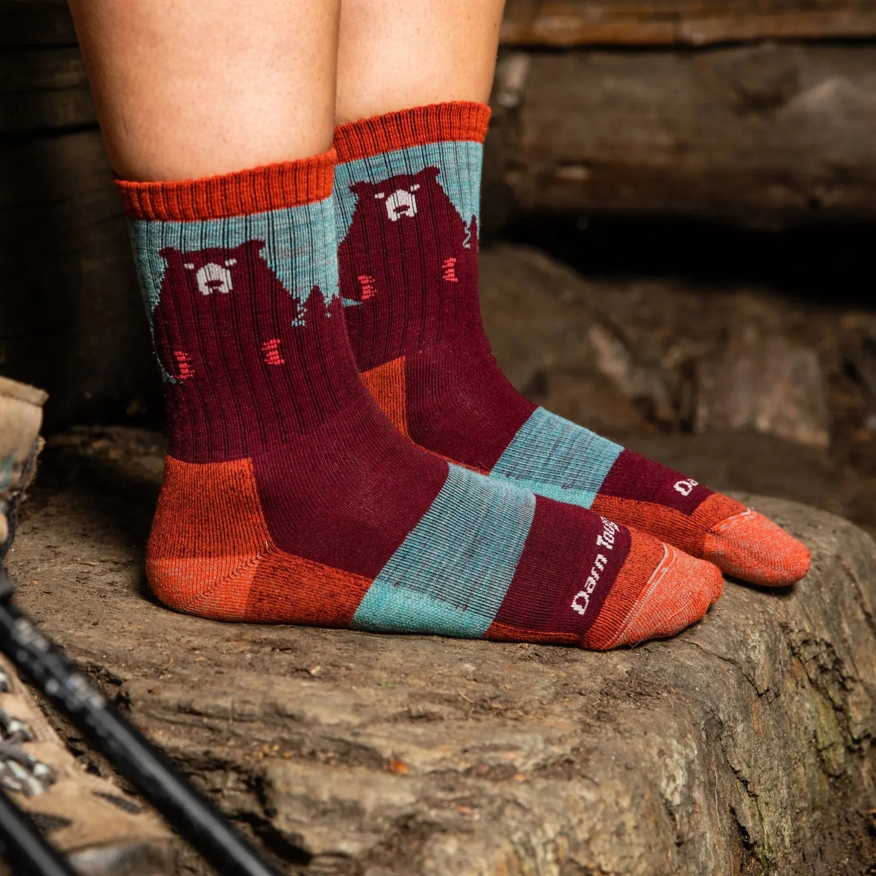 Darn Tough 1970 Women's Bear Town Micro Crew Lightweight Hiking Sock - Burgundy