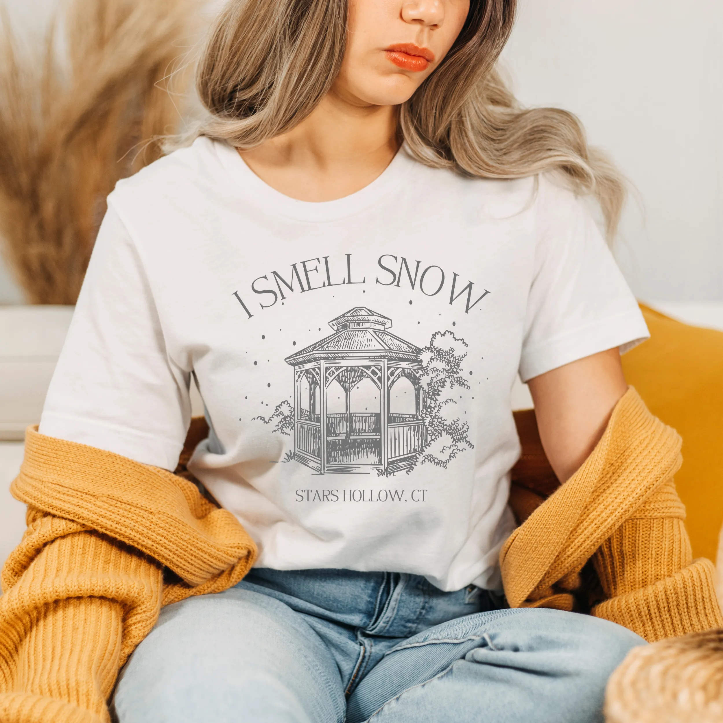 I Smell Snow Retro T Shirt / Sweatshirt