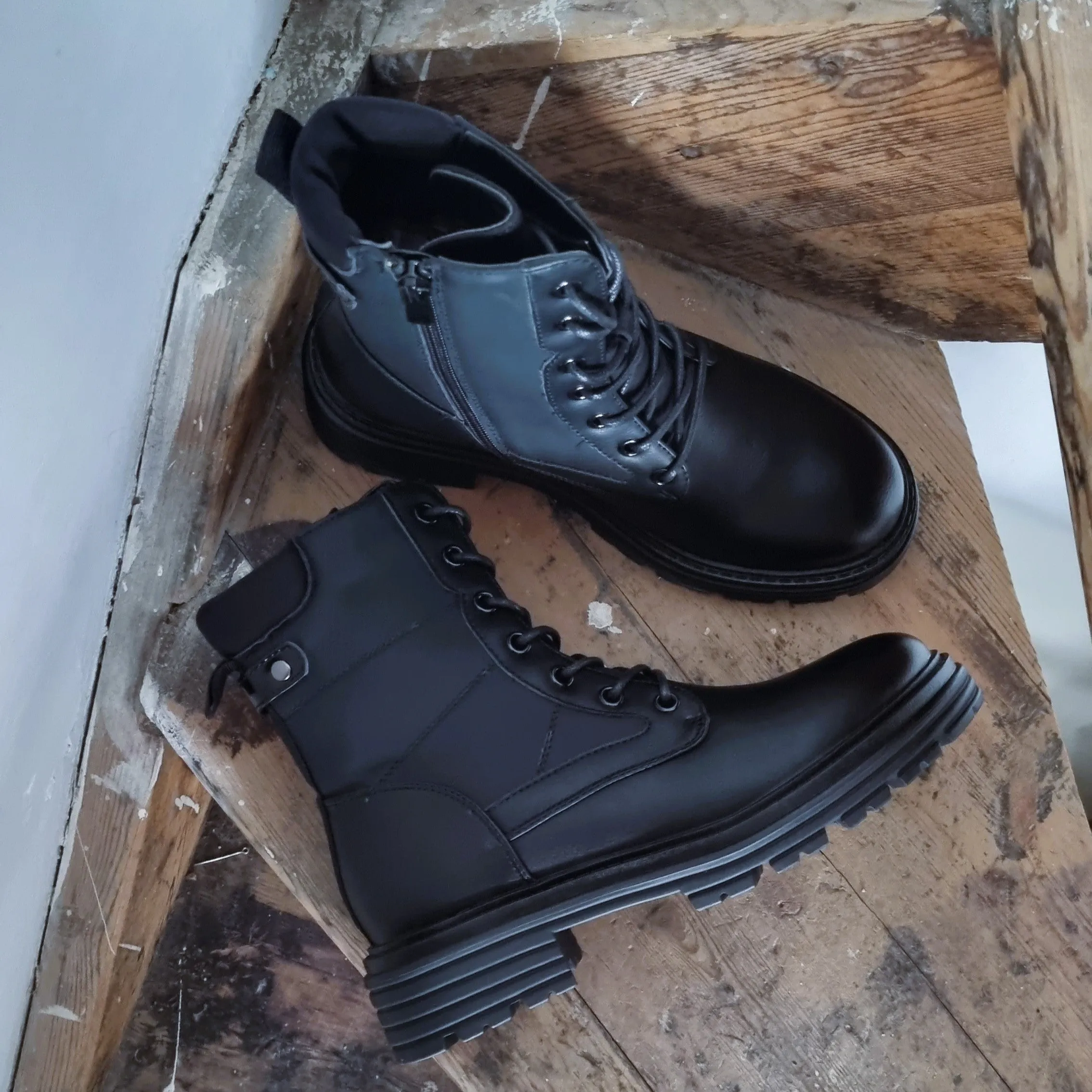 Lace up biker boots - Black