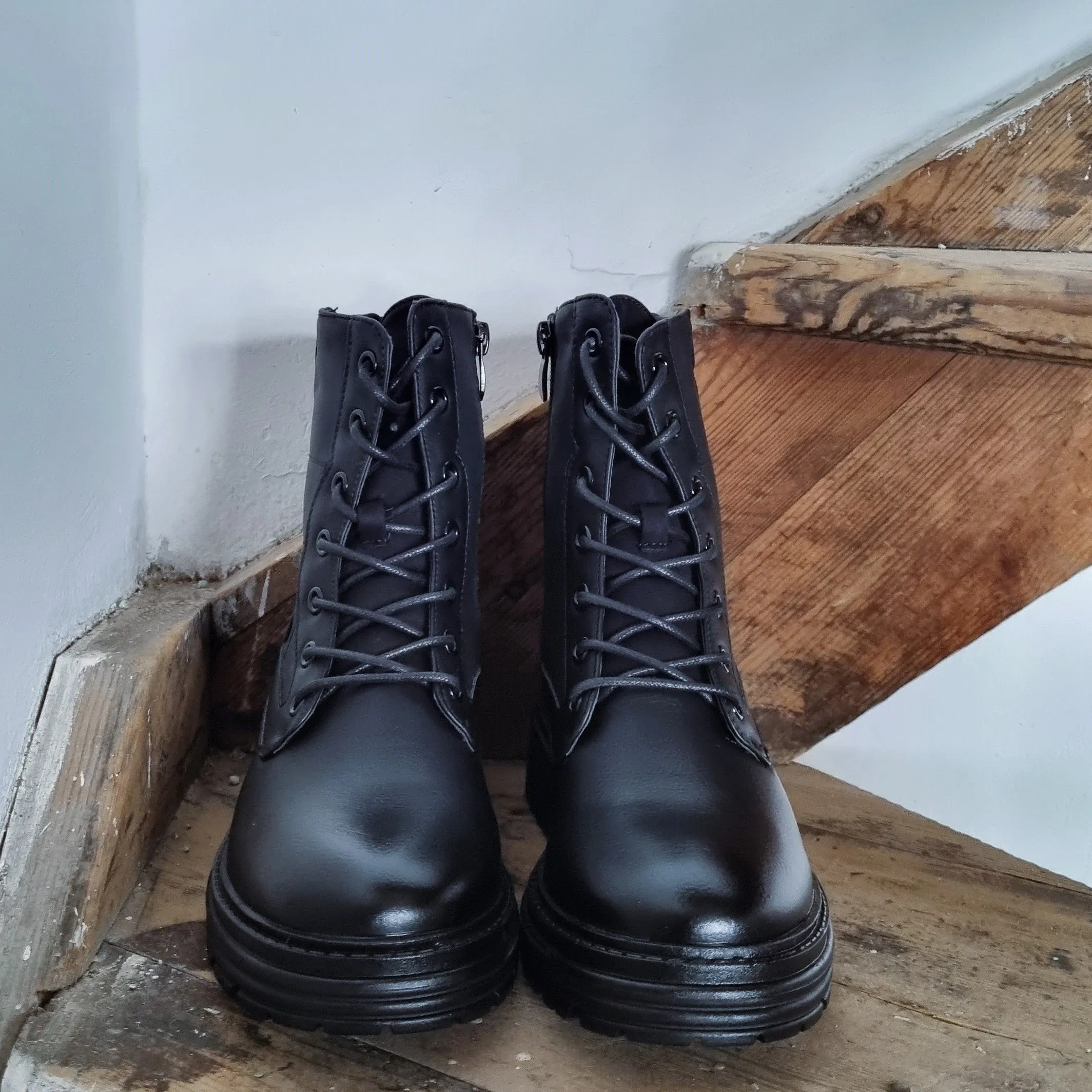 Lace up biker boots - Black