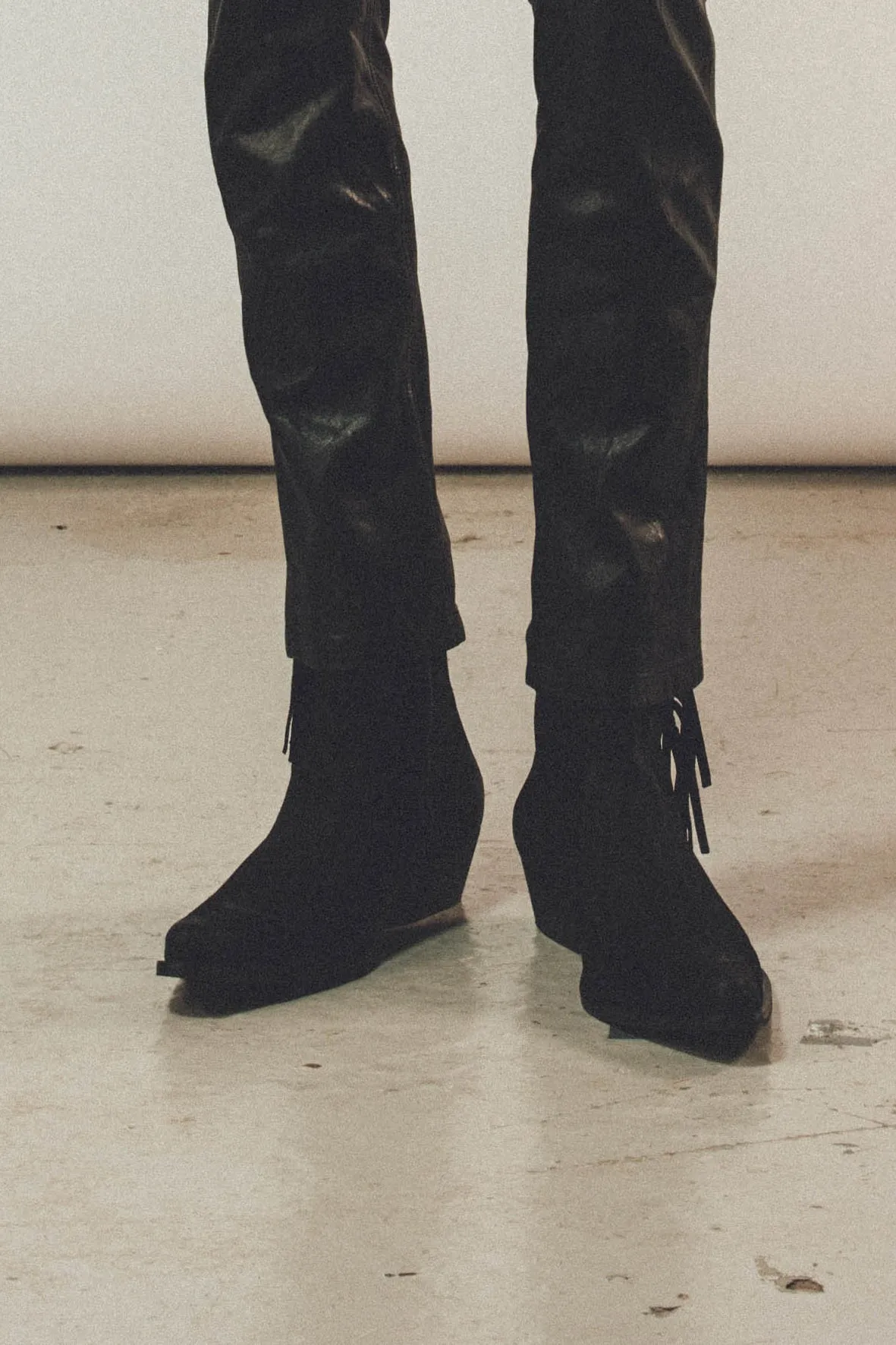 Nomad Fringe Boot | Distressed Black Suede